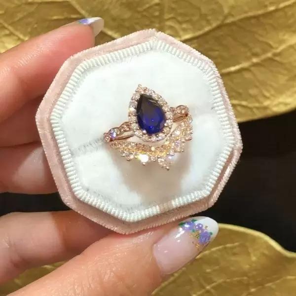 Pear Cut Sapphire Blue Bridal Set
