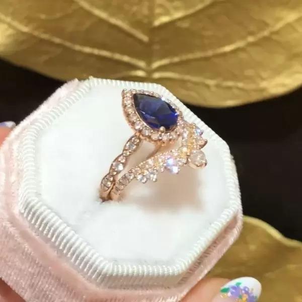 Pear Cut Sapphire Blue Bridal Set