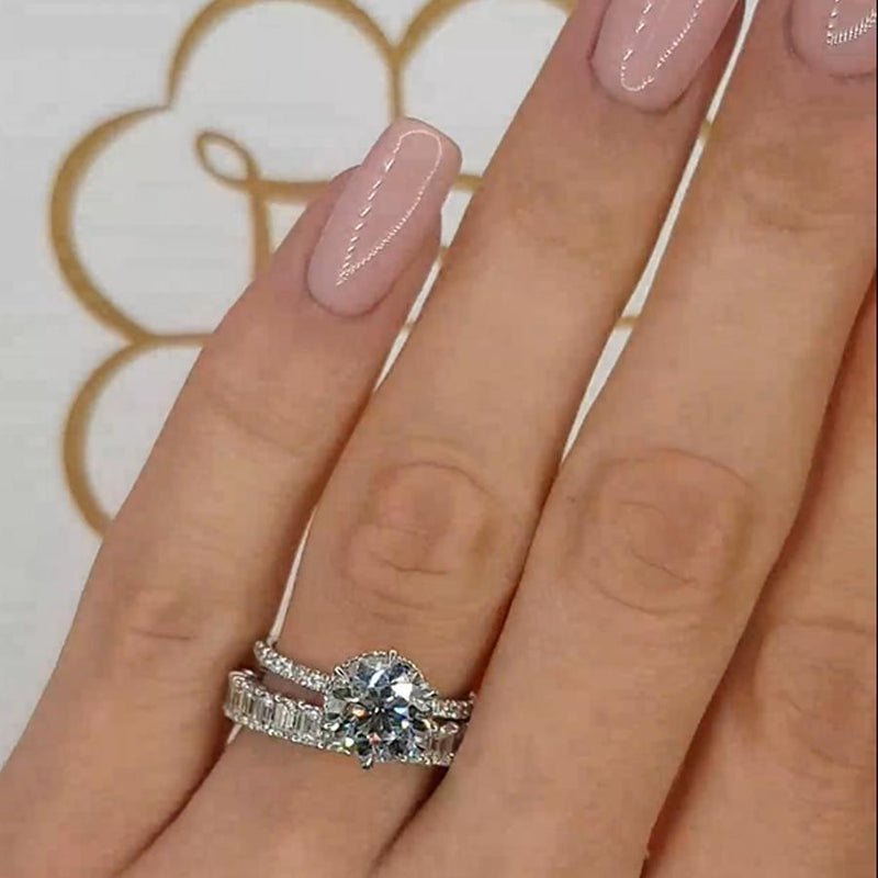 Round Cut Engagement Ring Set