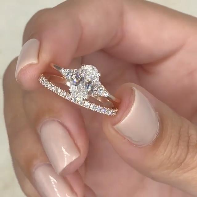 1.5 Carat Oval Cut Simulated Diamond Ring Set
