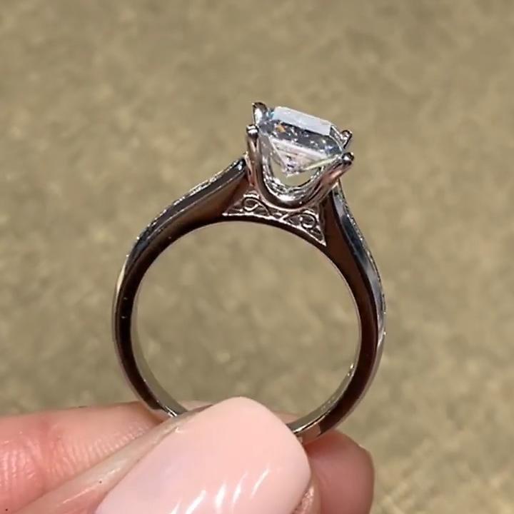 Classical Radiant Cut Parties & Engagement Ring